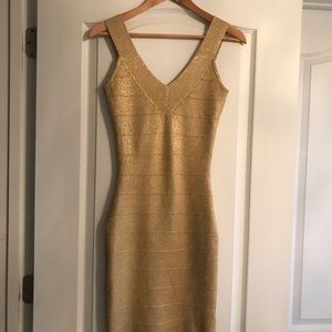 Fitted stretch dress perfect for the night out